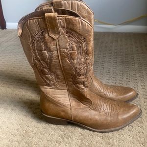 Coconuts by Matisse Cowboy Boots